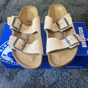 NEW Birkenstock Arizona Narrow 38 Suede emboss dots